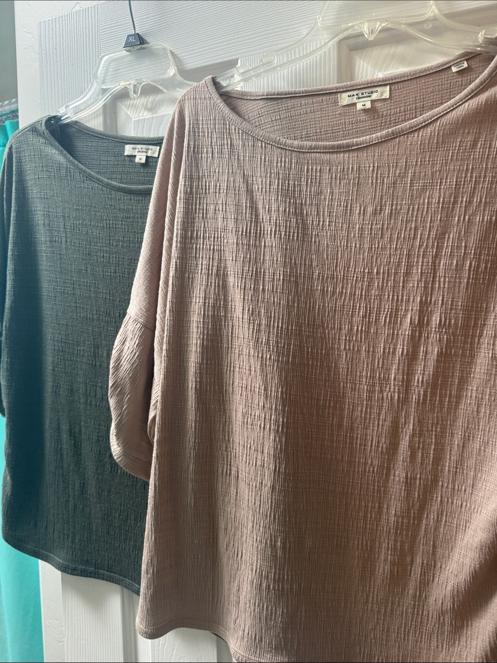 Max Studio Lot of Crinkle Knit Dolman Tees - Taupe & Green Sz Medium